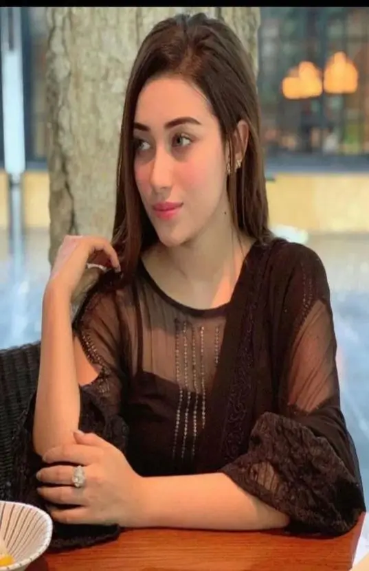 College Girls in karachi